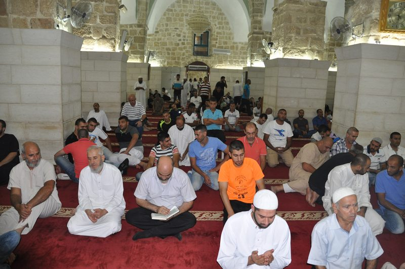 بالصور: إحياء ليلة القدر في المسجد العمري الكبير بمدينة اللد